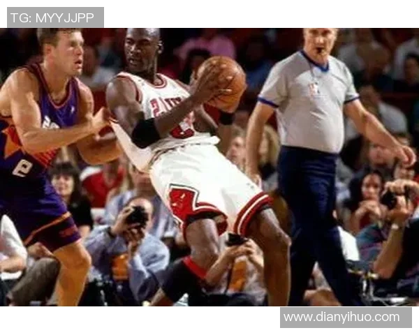 不传球的足球球星分析 他们如何突破传统打法走向个人主义风格